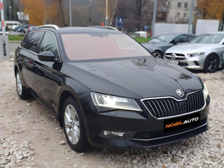 Skoda Superb foto 2