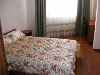 Apartament cu 2 odai in bloc nou cu euroreparatie 350 euro/luna foto 3