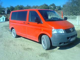 Volkswagen T5 foto 1