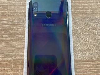 Samsung a40 4/64 foto 2