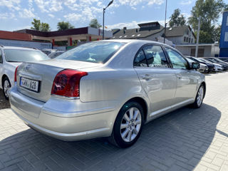 Toyota Avensis foto 3