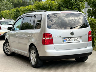 Volkswagen Touran foto 4