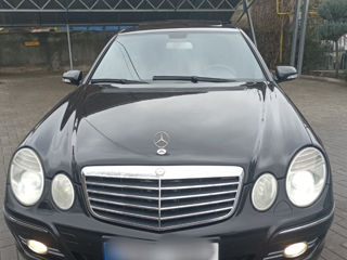 Mercedes E-Class foto 2