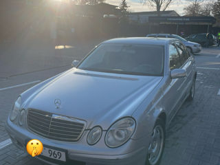 Mercedes E-Class foto 2