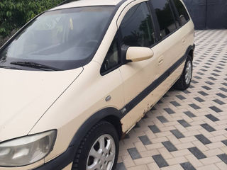 Opel Zafira foto 2