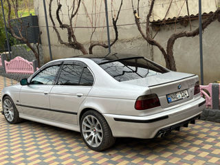 BMW 5 Series foto 2