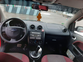Ford Fiesta фото 4