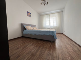 Apartament cu 2 camere, 78 m², Buiucani, Chișinău foto 2