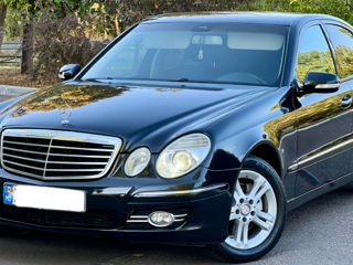 Mercedes E-Class foto 1