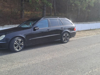 Mercedes E-Class фото 6