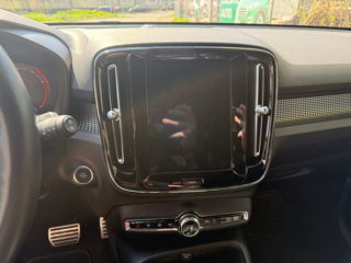 Volvo XC40 фото 4