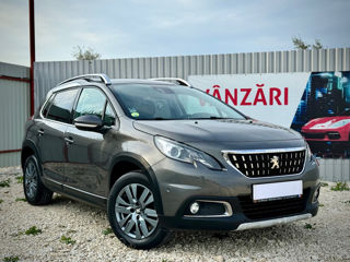 Peugeot 2008 foto 2