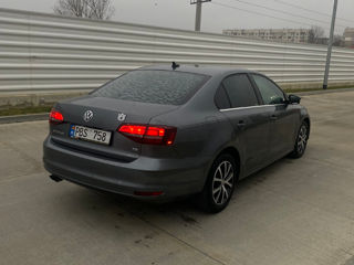 Volkswagen Jetta foto 4