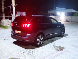 Peugeot 5008 foto 1