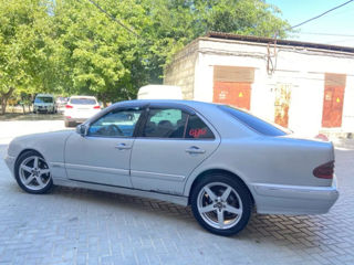 Mercedes E-Class foto 4