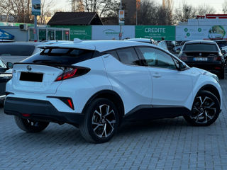 Toyota C-HR foto 3