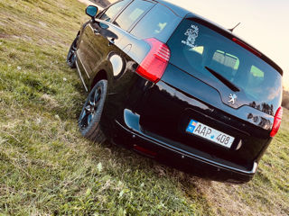 Peugeot 5008 foto 2