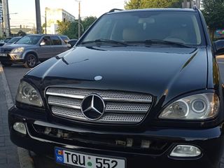 Mercedes M Class foto 2