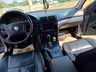 BMW 5 Series foto 6