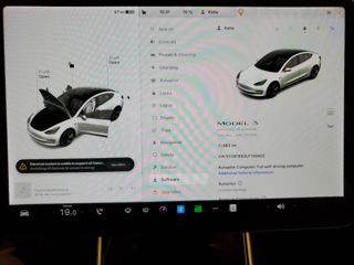 Tesla Model 3 foto 9