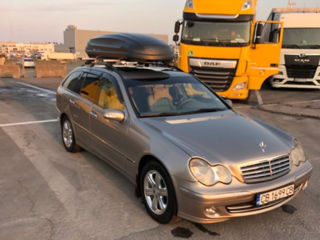 Mercedes C-Class foto 9