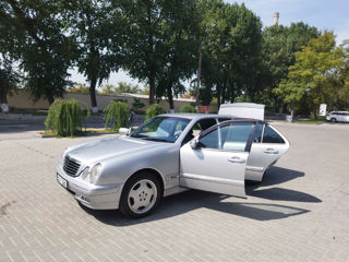 Mercedes E-Class фото 5