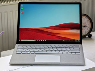 Microsoft Surface Laptop (Core i5 7200u/8Gb Ram/256Gb SSD/13.5" 2K PixelSense Touch) foto 1