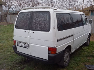 Volkswagen Caravelle foto 2