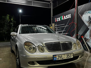 Mercedes E-Class foto 2