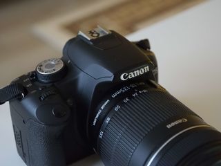 Canon 500D + obiectiv 18–135 mm ca nou foto 5