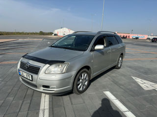 Toyota Avensis foto 2