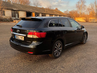 Toyota Avensis foto 3