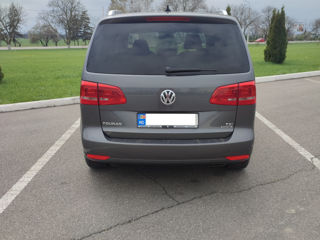 Volkswagen Touran foto 2