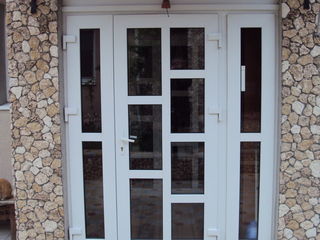 Uși și geamuri PVC.