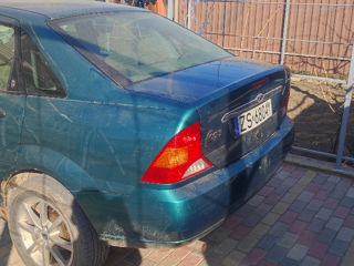 Разбираю Ford Focus 1999 foto 1