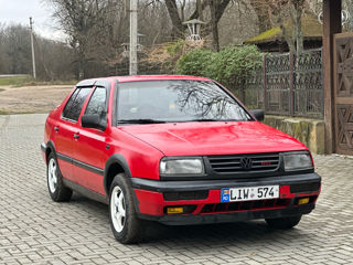 Volkswagen Vento foto 2