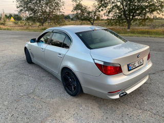 BMW 5 Series foto 3