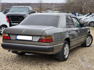 Mercedes E-Class foto 2