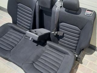 Задний ряд сидений и ковралин Ford Fusion Hybrid