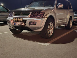 Mitsubishi Montero Sport foto 2