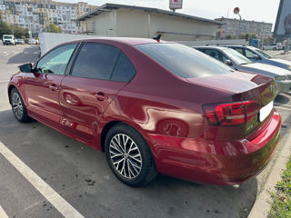 Volkswagen Jetta foto 4