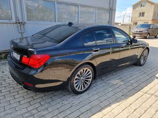 BMW 7 Series foto 3