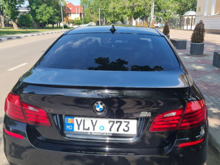 BMW 5 Series foto 3