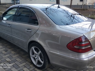 Mercedes E-Class foto 2