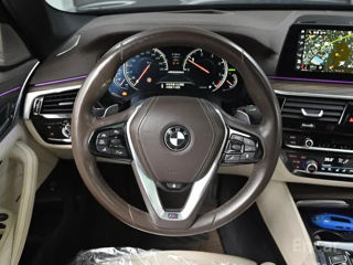 BMW 5 Series foto 10