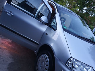 Volkswagen Sharan foto 2