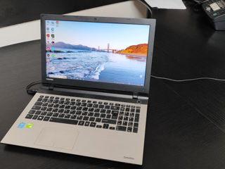 Toshiba Satellite l50-c foto 4