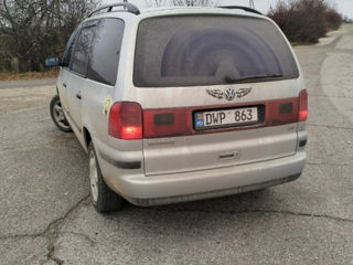 Volkswagen Sharan foto 7