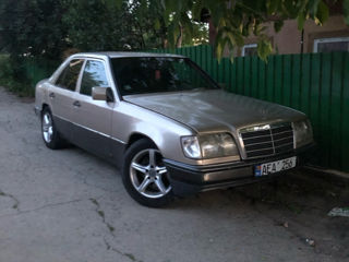 Mercedes E-Class foto 4