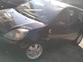 Ford Fiesta foto 3